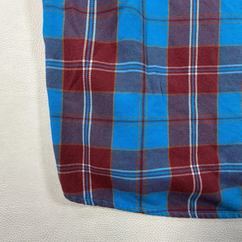 The North Face Mens XL Blue Burgundy Plaid Flannel Long Sleeve Button Down Shirt